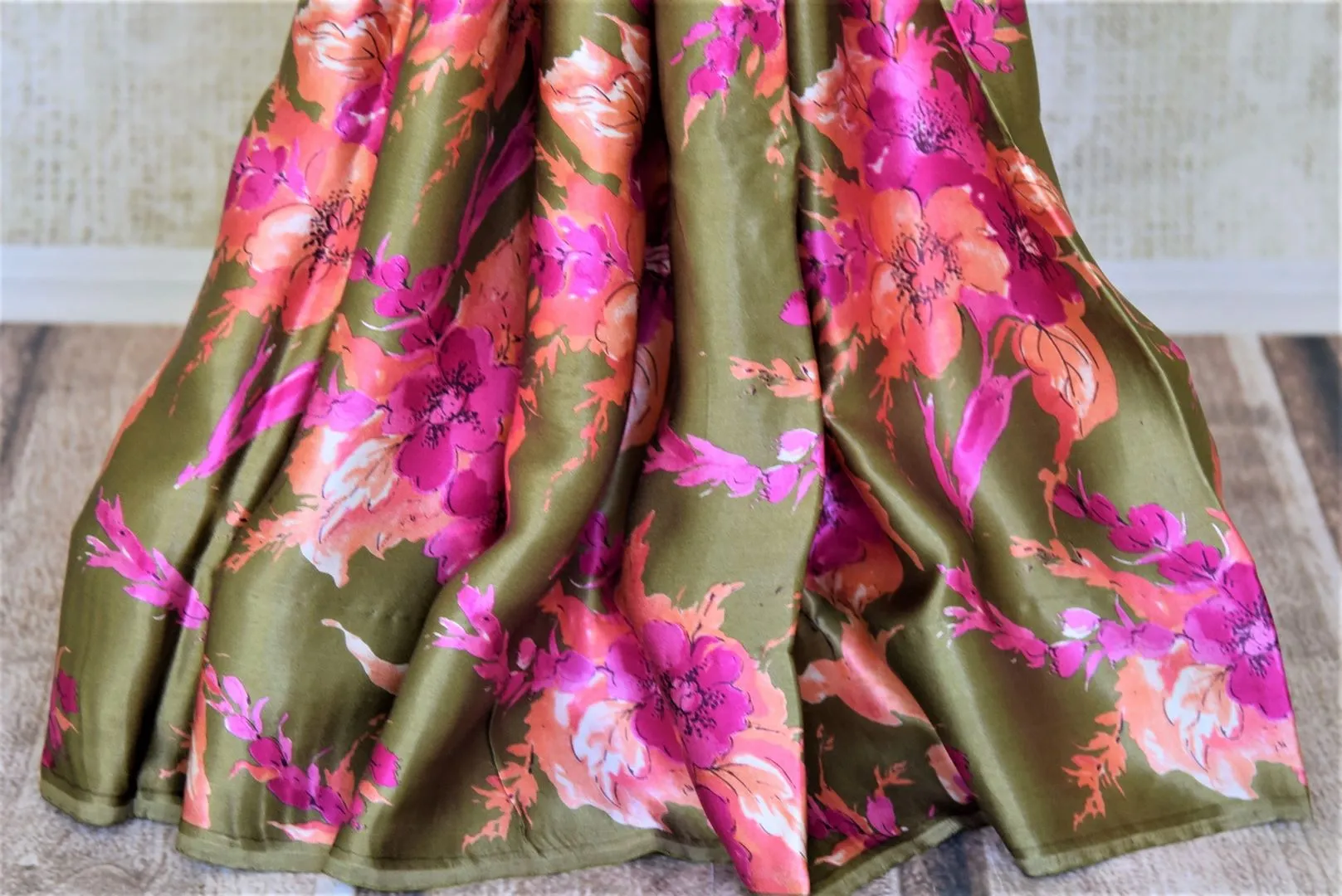 90I752-RO Olive Green Pink Floral Print Crepe Silk Saree