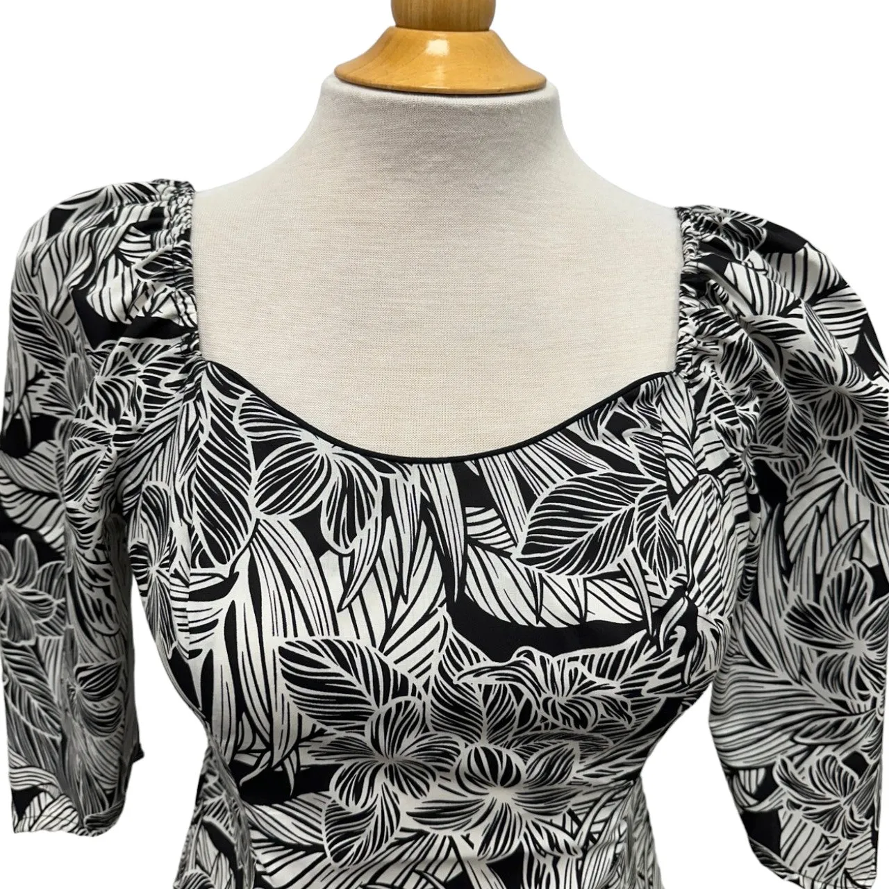 Hawaiian Half  Sleeve Blouse | Black & Gray Plumeria - 286B