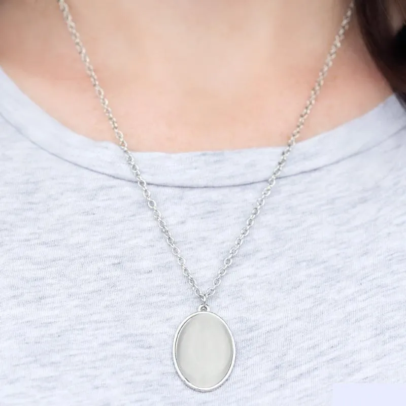 MOON Swings Silver Stone Necklace